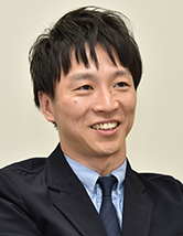 山本健人氏